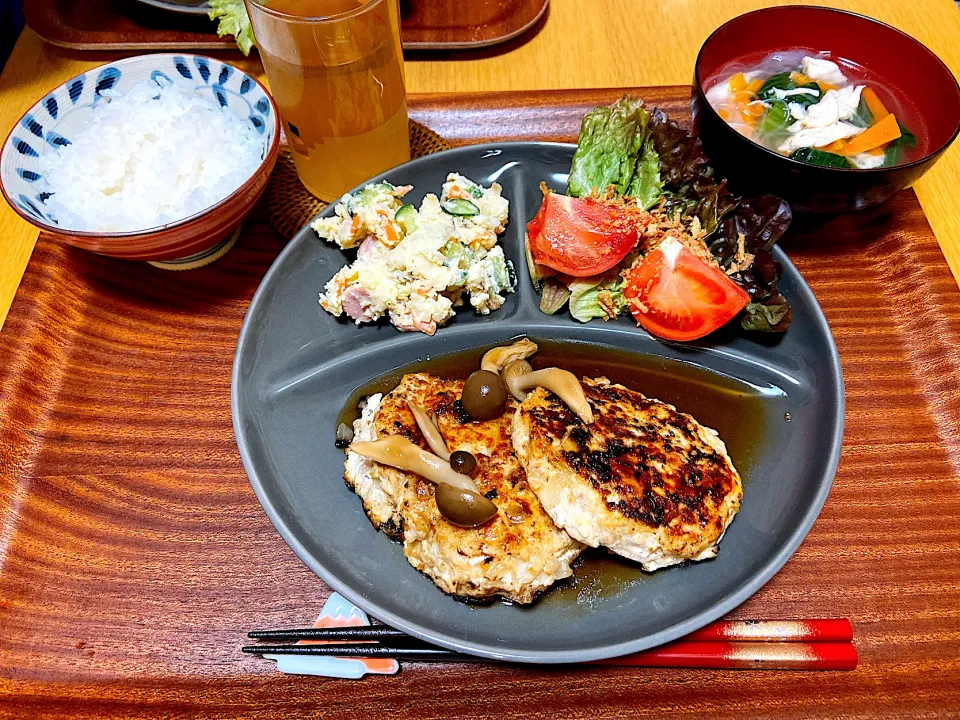 Snapdishの料理写真:3/23 今日の晩ごはん　あんかけ豆腐鶏ハンバーグ🍳|まるもち☻さん