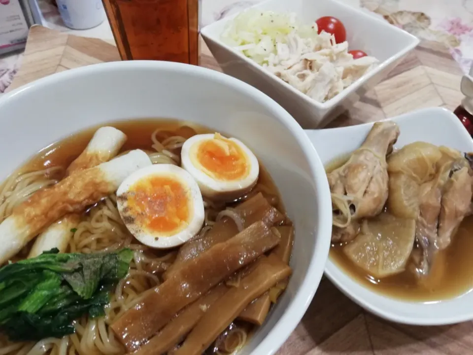 3/24
せっかくきのうメンマを煮たので喜多方ラーメン🍜醤油味😋|たえさん