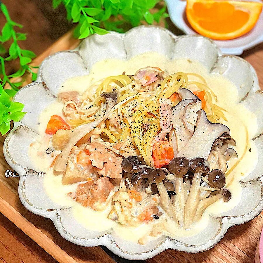 Snapdishの料理写真:きのこのクリームパスタ🍝|かなこ🌼さん