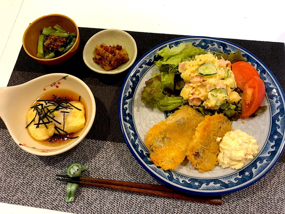 Snapdishの料理写真:#アジフライ　#ポテトサラダ　#揚げ出し豆腐　#小松菜の中華浸し　#ピリ辛ゴボウ|ゆぺこさん