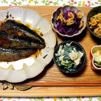 Snapdishの料理写真:夕ごはん😋イワシの生姜煮🐟|🤤nana🥢さん