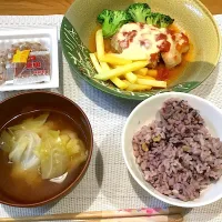 Snapdishの料理写真:ハンバーグ定食|マロン母ちゃんさん