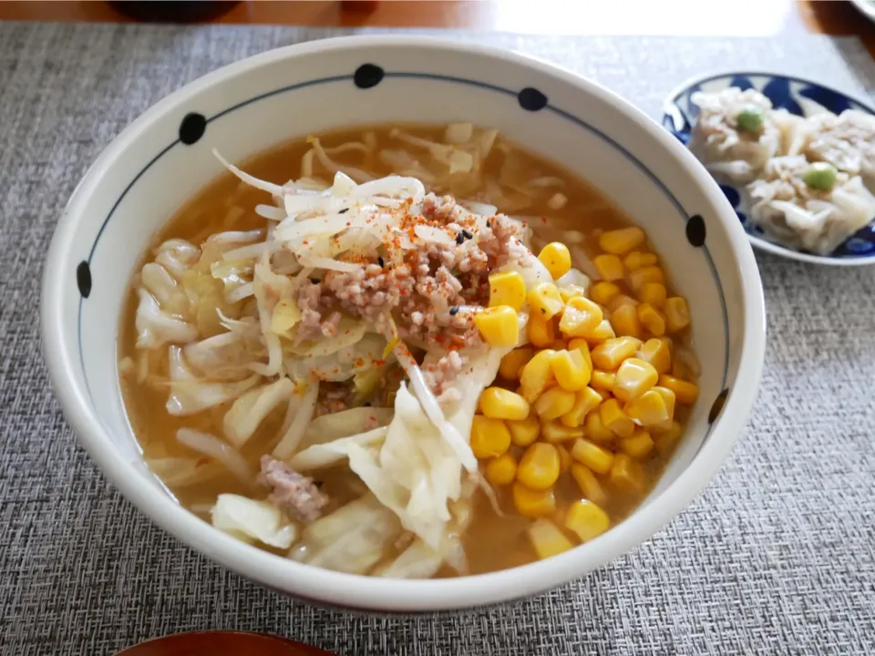 20/03/24 ランチ♪  味噌ラーメン|ikukoさん