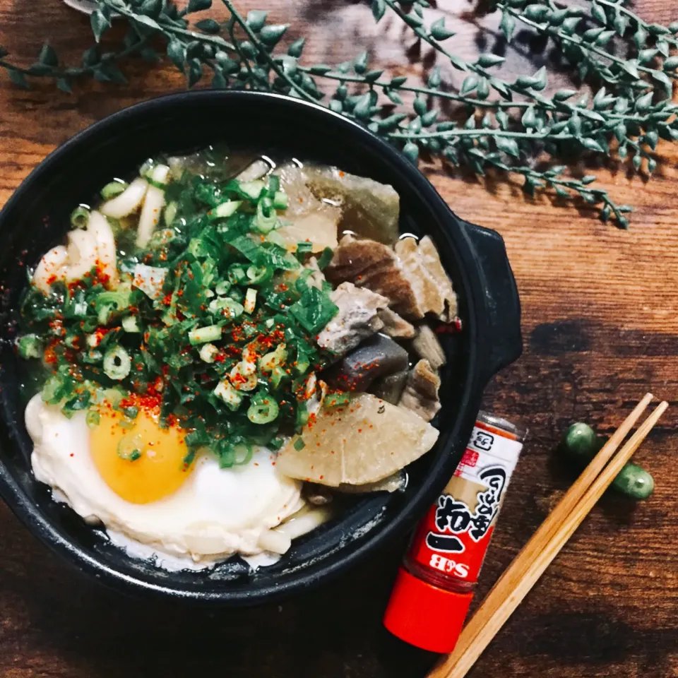 土鍋で何食べようシリーズ  モツ煮込みうどん|はるなさん