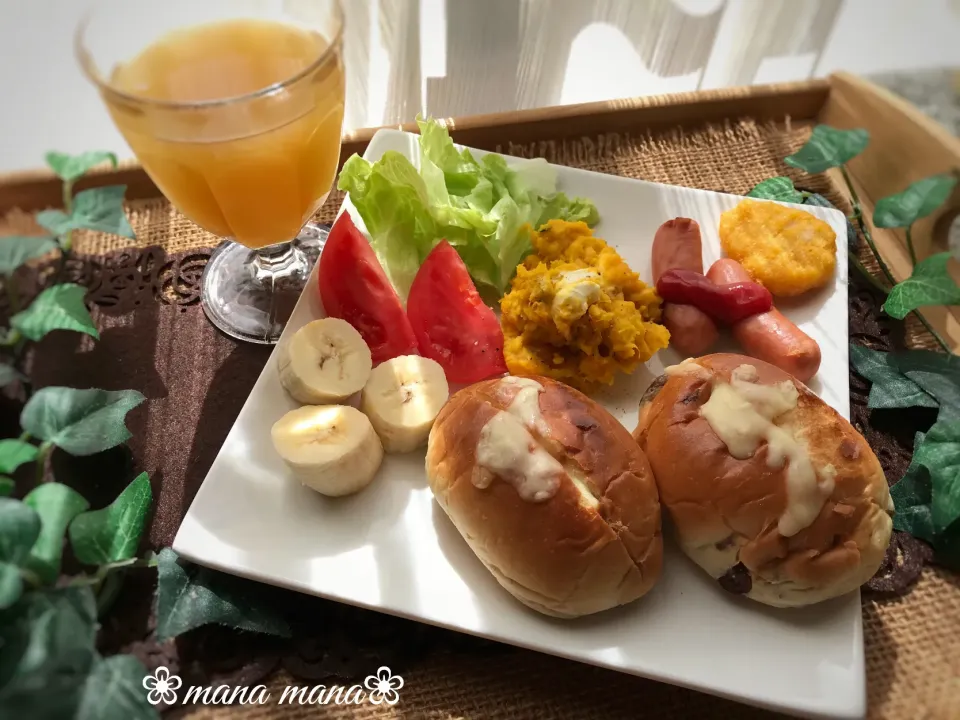 遅ればせながら、パンご飯←違 朝ごパンです🍞|まなまな♡さん