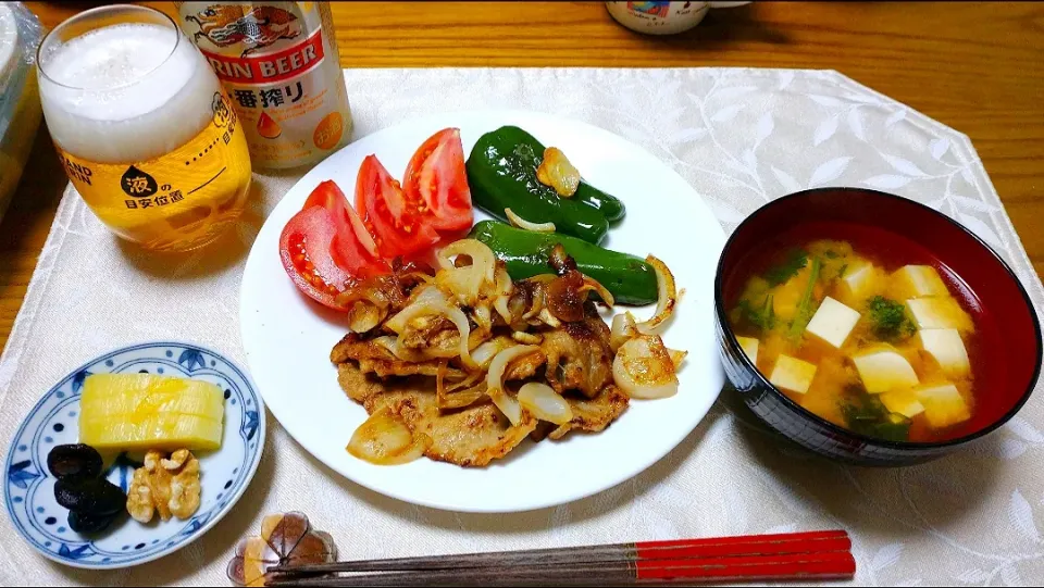 Snapdishの料理写真:3/24の夕食
豚肉の生姜焼き|卯月さん