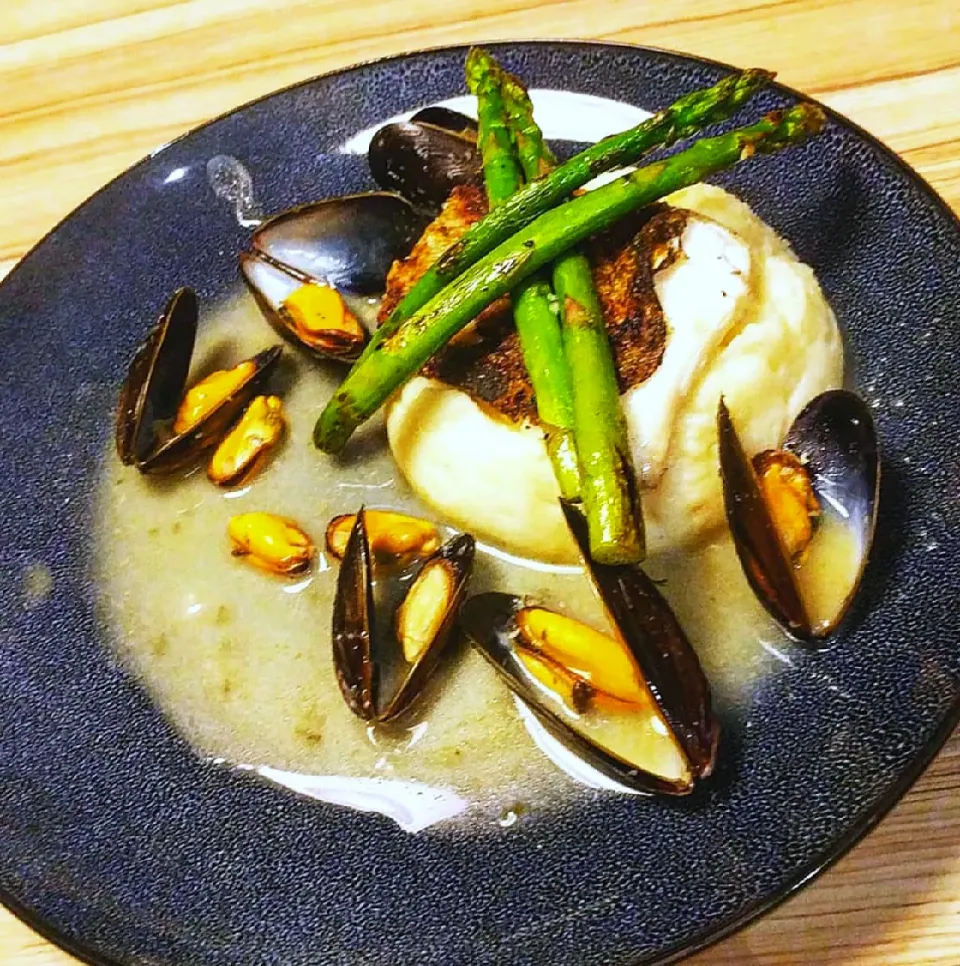 Pan fried cod with mussels|woody3785さん