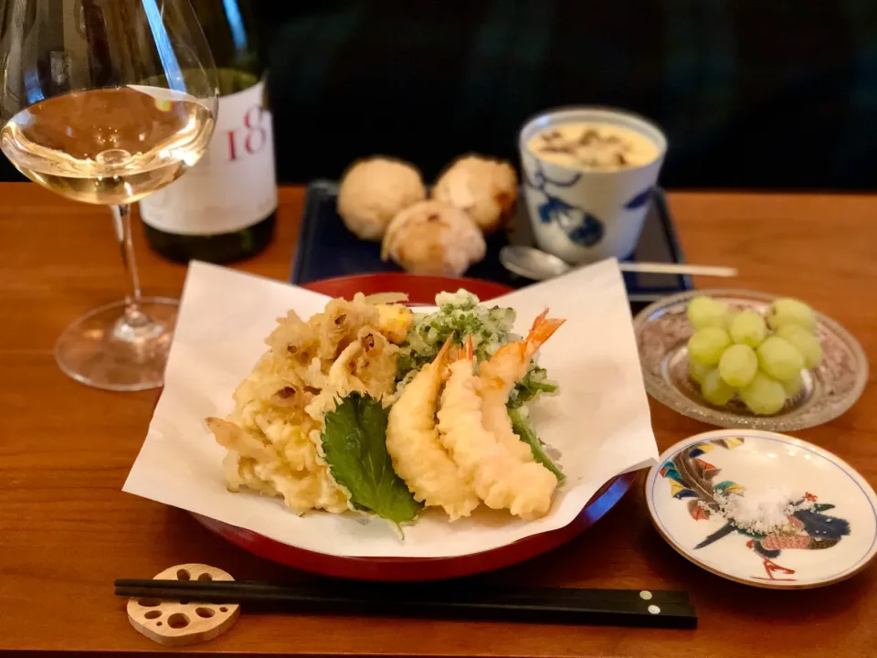 菜の花と海老の天ぷら、筍おにぎり、茶碗蒸しで家飲み🌸|マユマユさん