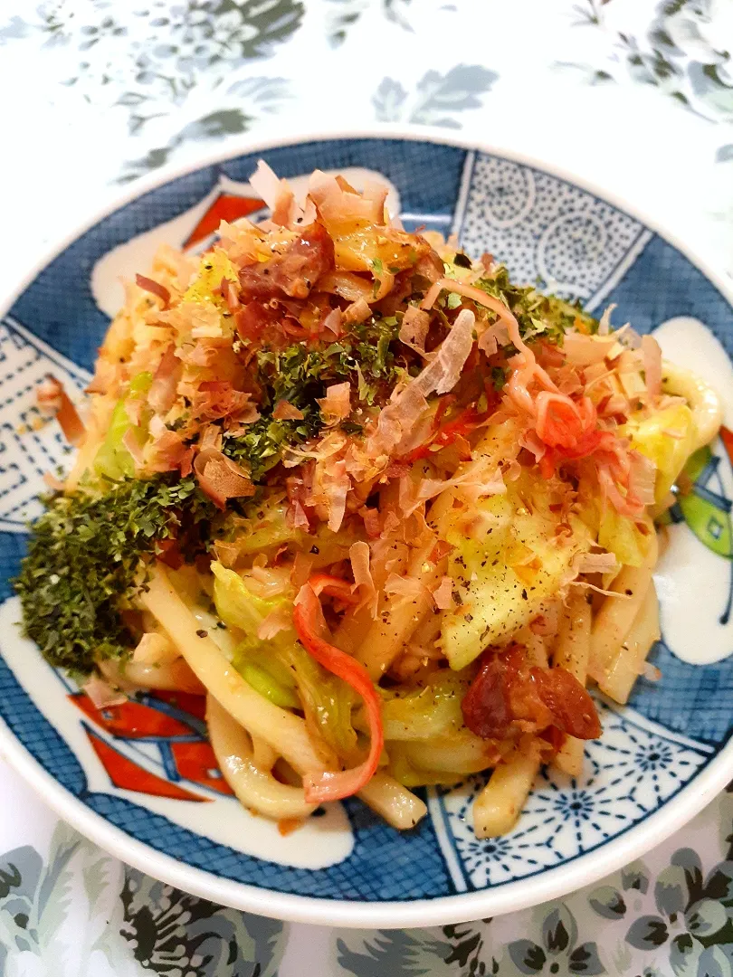 Snapdishの料理写真:🔷焼き鳥缶で簡単‼️焼きうどん🔷|@きなこさん