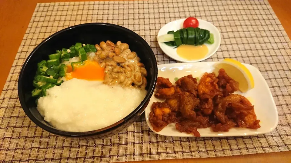 Snapdishの料理写真:☆山芋ねばねば丼
☆鶏皮唐揚げ
☆ワケギ酢味噌|chikakoさん