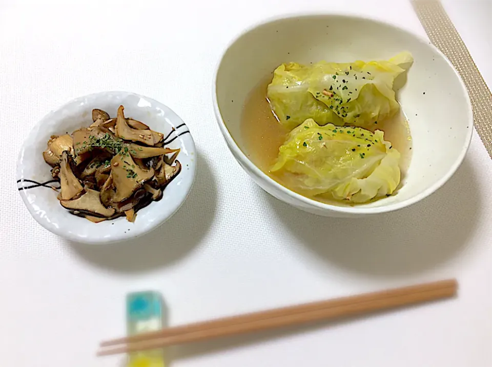 ロールキャベツとキノコの醤油炒め🍄|むらさきいもさん