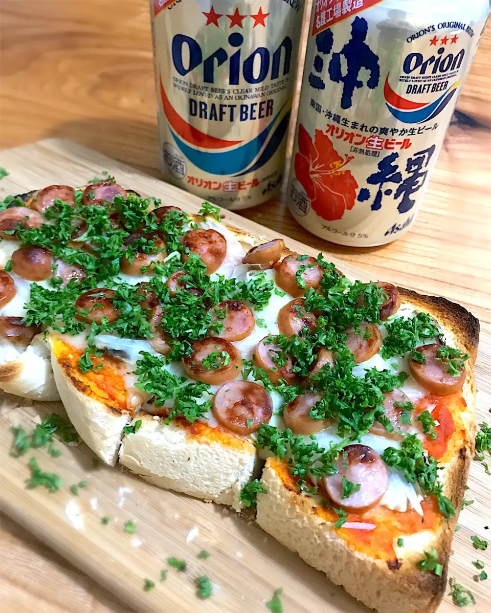 Snapdishの料理写真:ビールのトモ♡ソーセージピザトースト🍕|saika☆さん