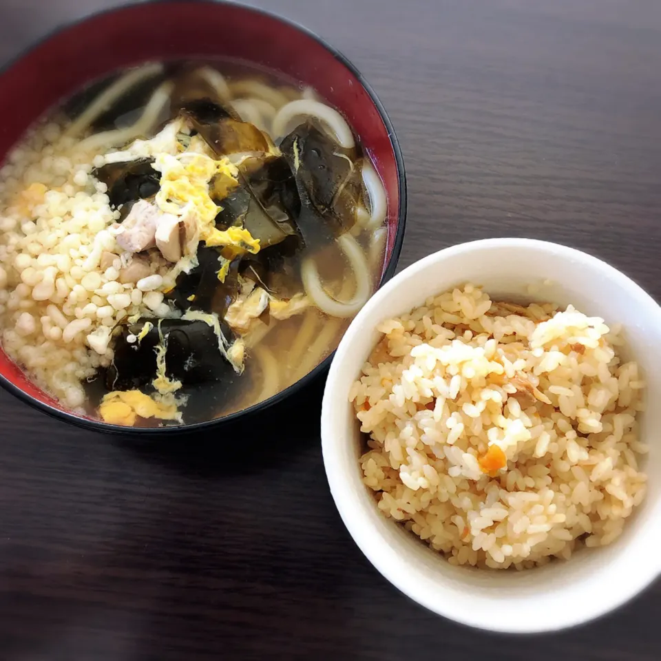 生わかめシャブ鍋の〆うどんと炊き込みご飯(*´ ˘ `ㅅ)💗|antiqueさん