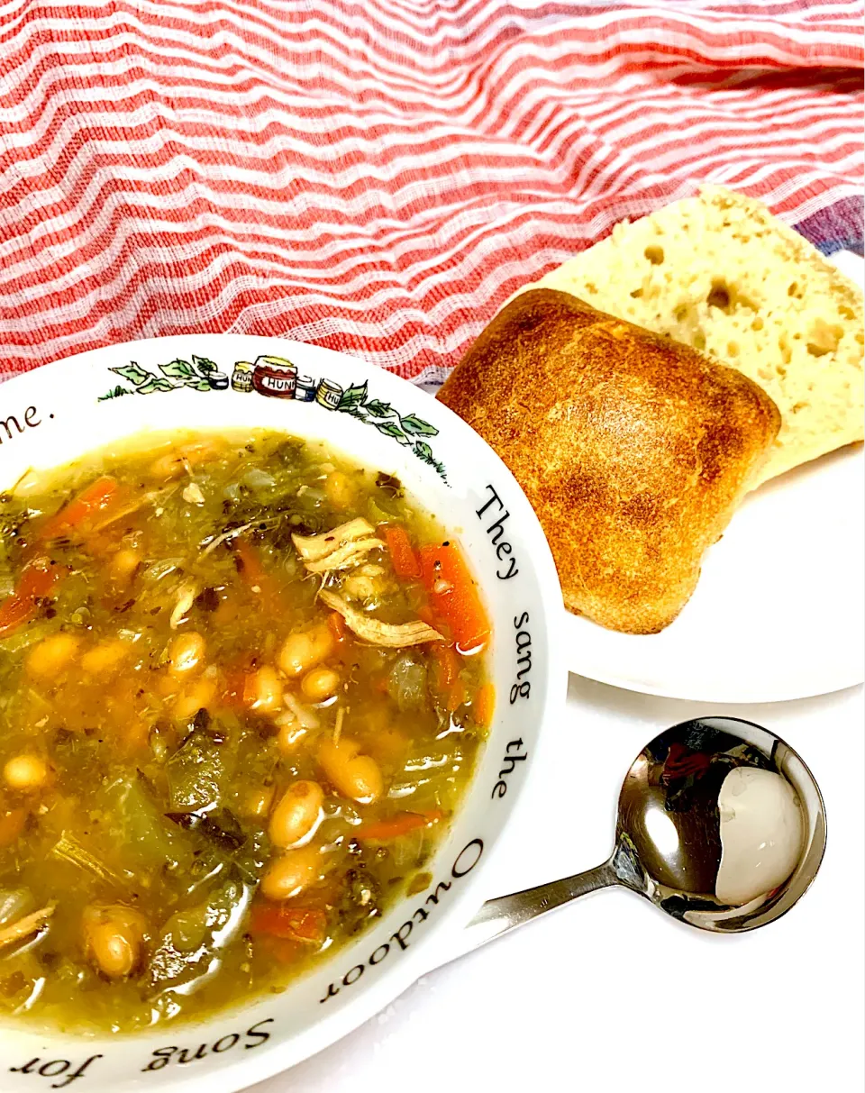 Snapdishの料理写真:Tuscan Chicken and White Bean Soup|gonbenさん