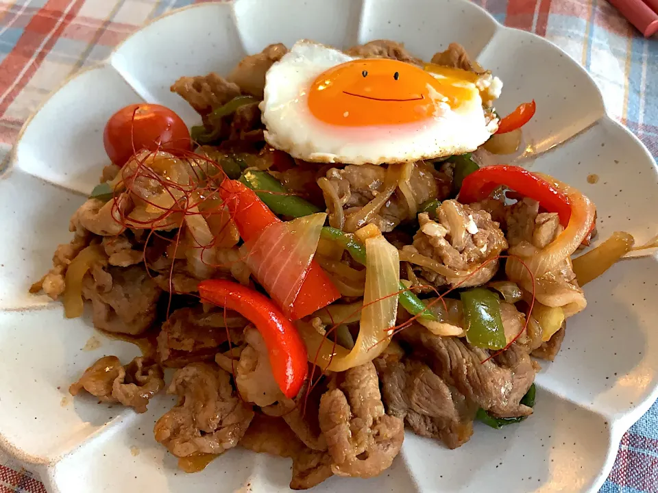 豚肉と玉ねぎとピーマンの中華生姜焼き|🍭よっぴさん