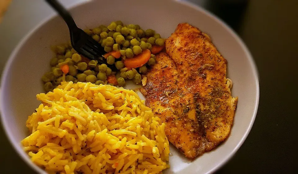 Tilapia, Mexcian rice, and English peas|OfficialMsBunnieさん