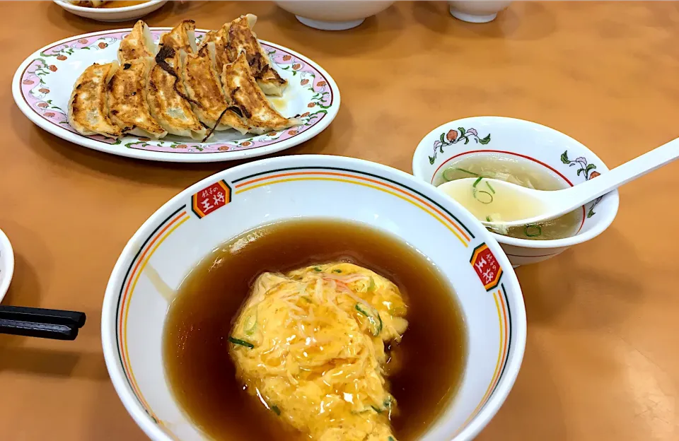 大好物の天津飯ジャストサイズと餃子 in関西|にゃふてんさん