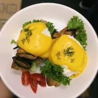 Egg's Benedict topped with favorite Hollandaise sauce!|nimbus365さん