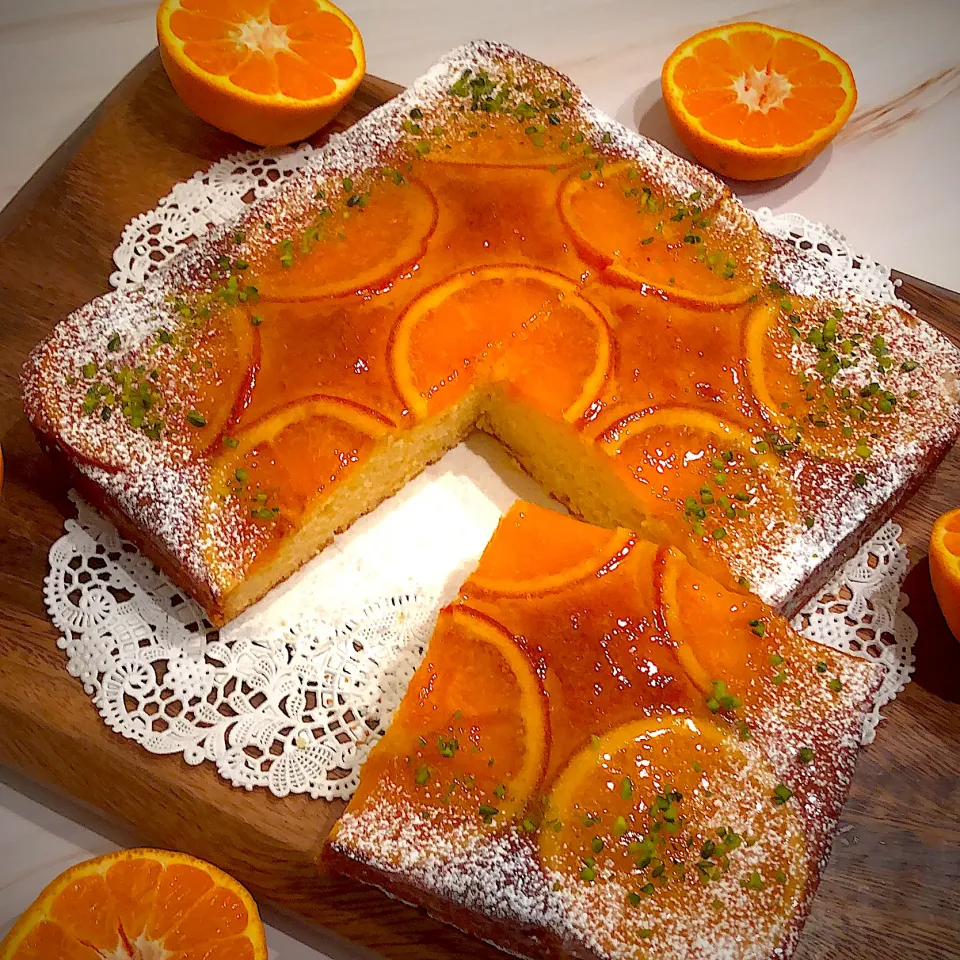 Snapdishの料理写真:オレンジのケーキ🍊あんまり上手く撮れなかった気もするんだけどめちゃくちゃキレイにできたの✨オレンジってキレイな色やな(﹡´◡`﹡ )|AXさん