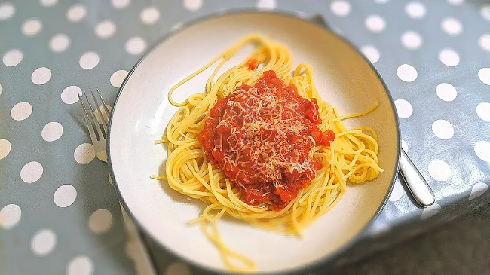 Snapdishの料理写真:Dylan's spaghetti with Ragu sauce|Jo winfieldさん