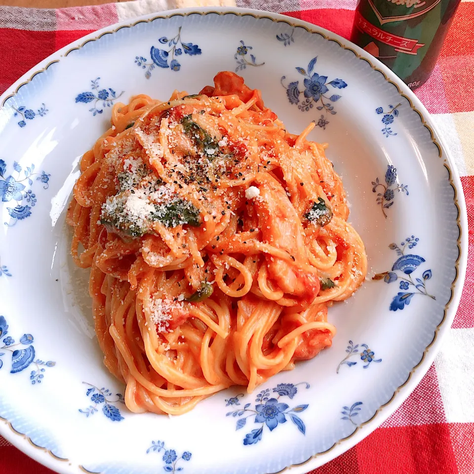 Snapdishの料理写真:ワンパンで濃厚トマトカルボナーラ🍝🥫|Rie Naganoさん