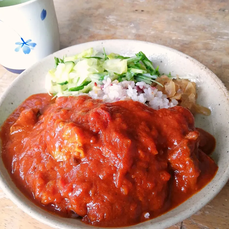 会社の賄い·トマトビーフカレー🍛(3/27)|海猫さん