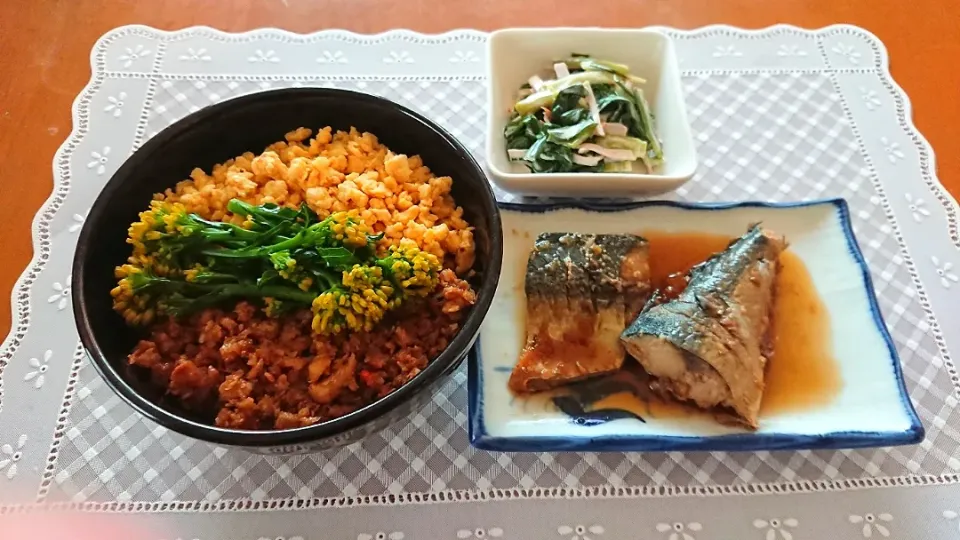 ☆三色丼
☆鯖煮付け
☆ワケギとハムのマヨ和え|chikakoさん