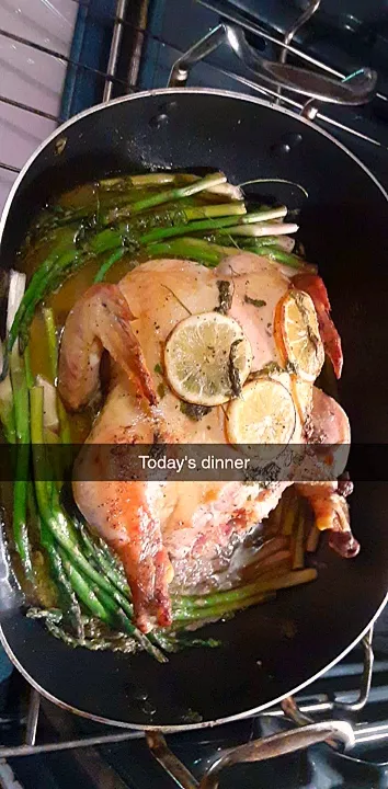 Snapdishの料理写真:Roast Chicken w/ Asparagus|AleLoveさん