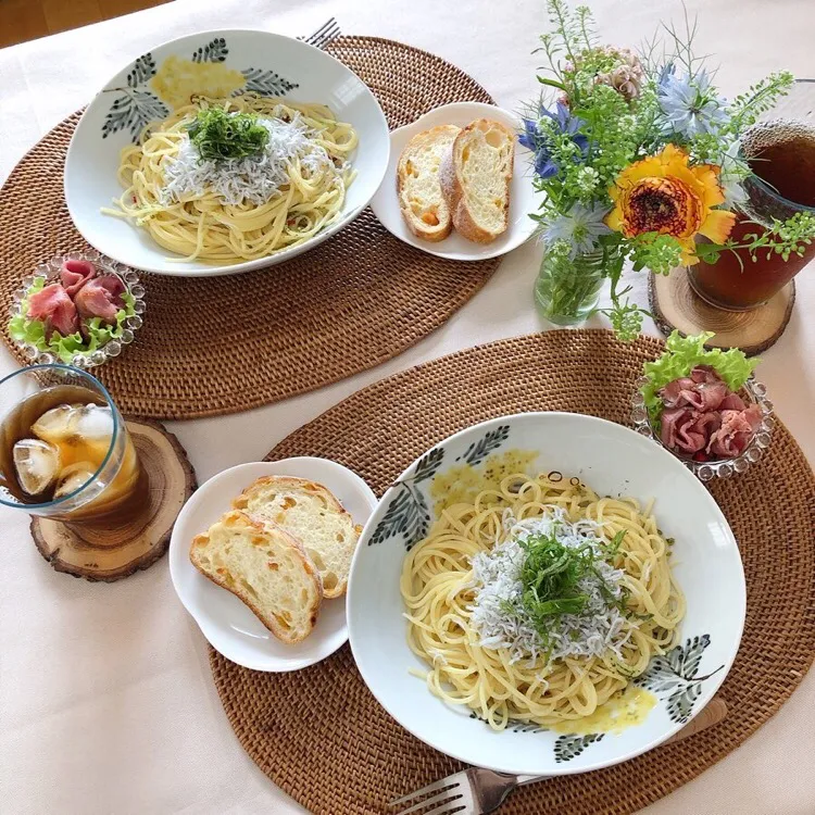 3/28❤︎しらすと大葉のペペロンチーノパスタと石窯オレンジマンゴーパンのランチ❤︎|Makinsさん