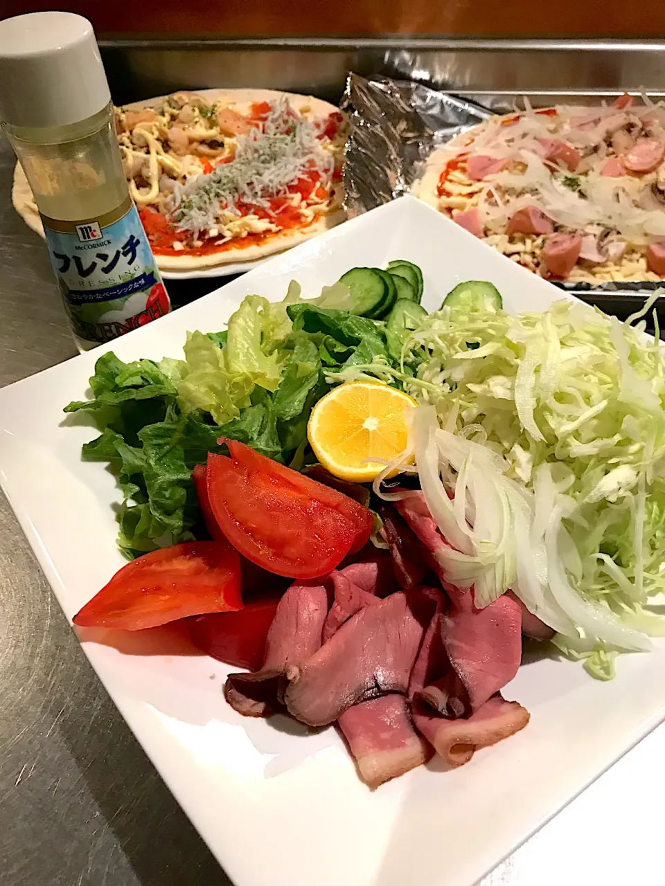 手作りpizza と 春野菜ローストビーフ💕|_emi_48.0517さん