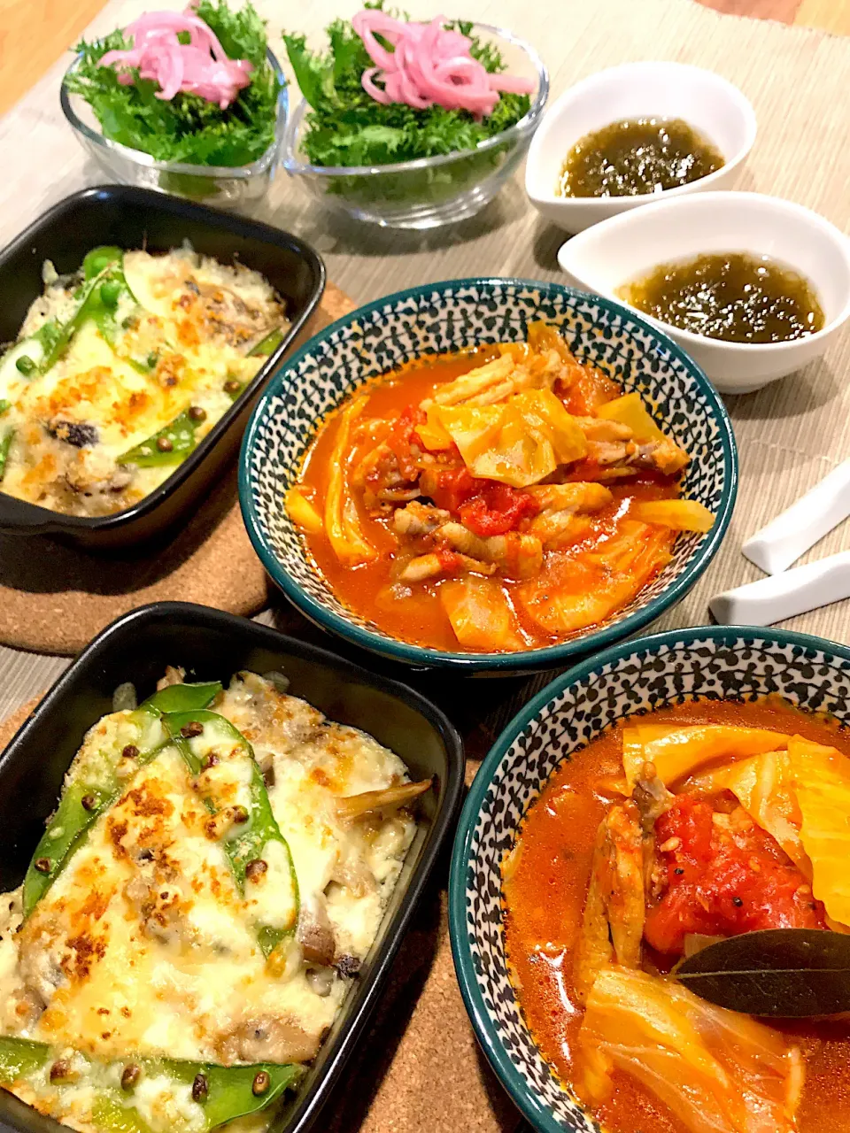 鶏手羽先とキャベツのトマト煮込み🍅、作りおきおかず:いろいろきのこのガーリックソテーでチーズグラタン|yukinnkoさん