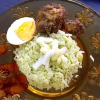 Snapdishの料理写真:Nasi lemak pandan with black pepper chicken and boiled egg|guroshanaさん