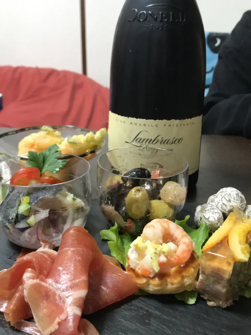 自粛家飲み🍷🧀🥗|gunlove❤さん