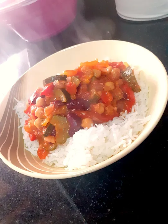 bean and vegetable chilli with basmati rice|happy tummyさん