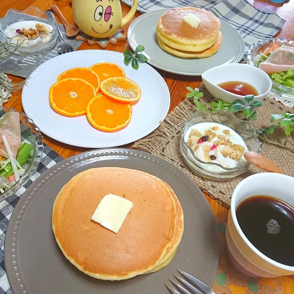 Snapdishの料理写真:パンケーキで朝ごパン🥞💚🥞|とまと🍅さん