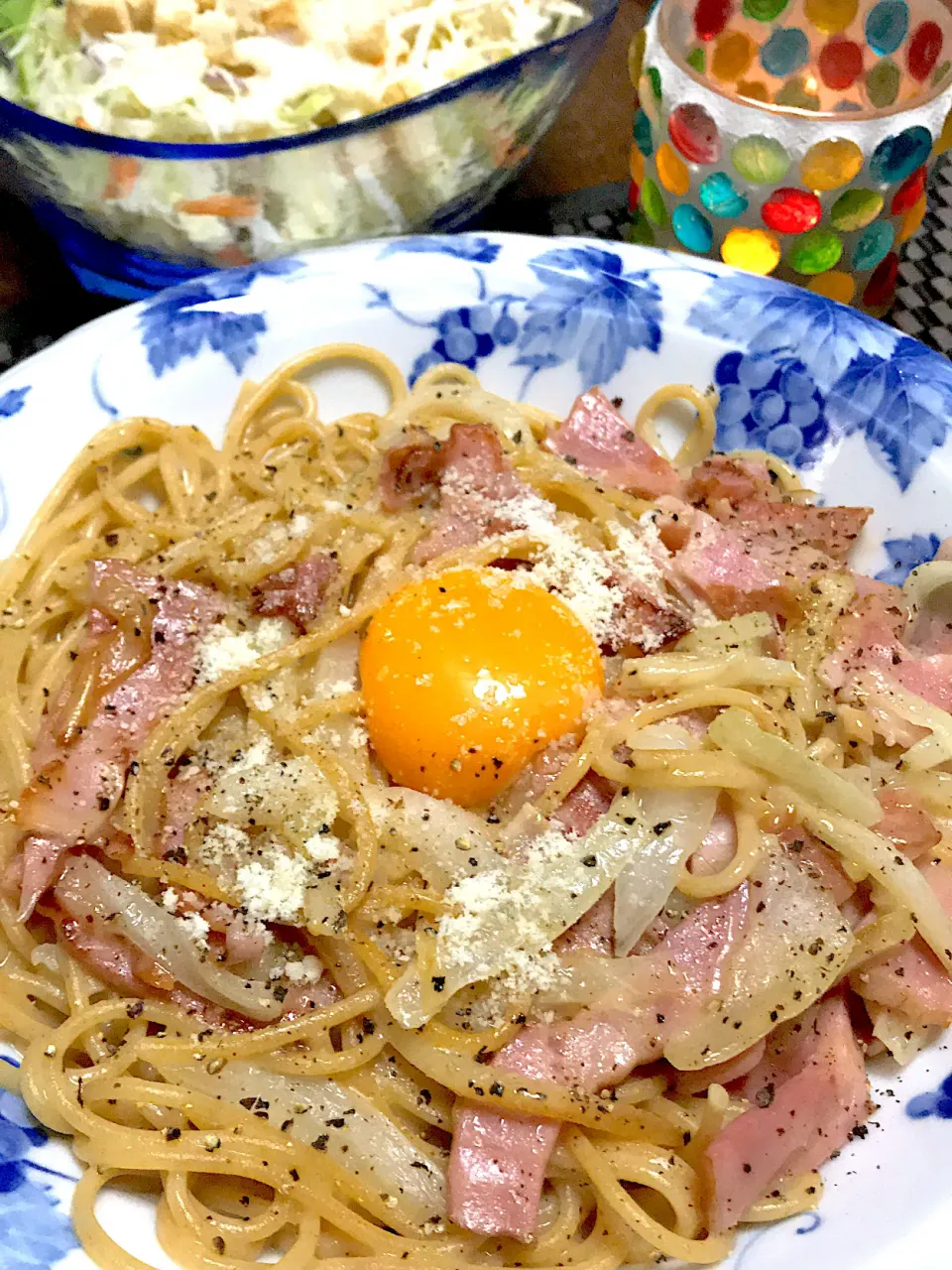 Snapdishの料理写真:業務スーパーの全粒粉のパスタと3種のチーズのカルボナーラソース|ま〜てぃんさん