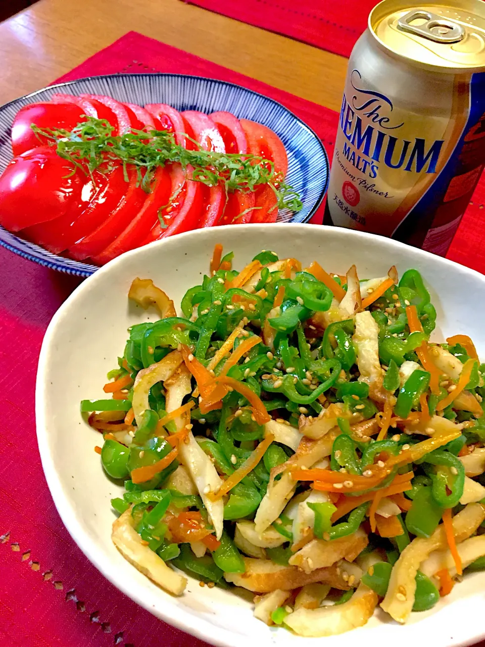 Snapdishの料理写真:ピーマンとちくわのきんぴら🍀トマトのポン酢かけ🍅|おかちさん