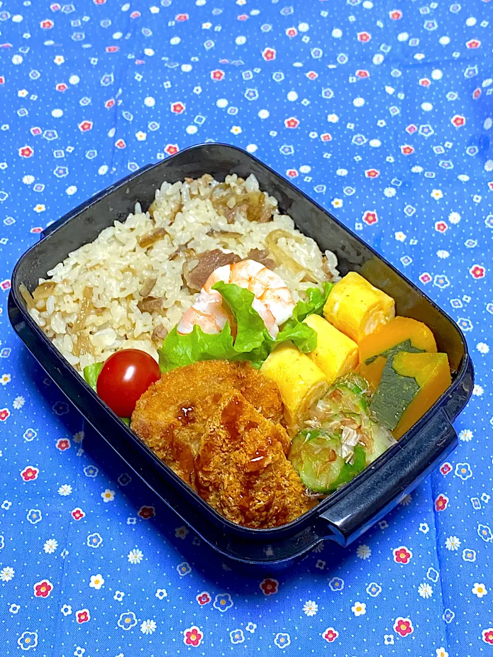 息子のお弁当(強制～豚こまごぼうの混ぜご飯😁)|かあたんさん