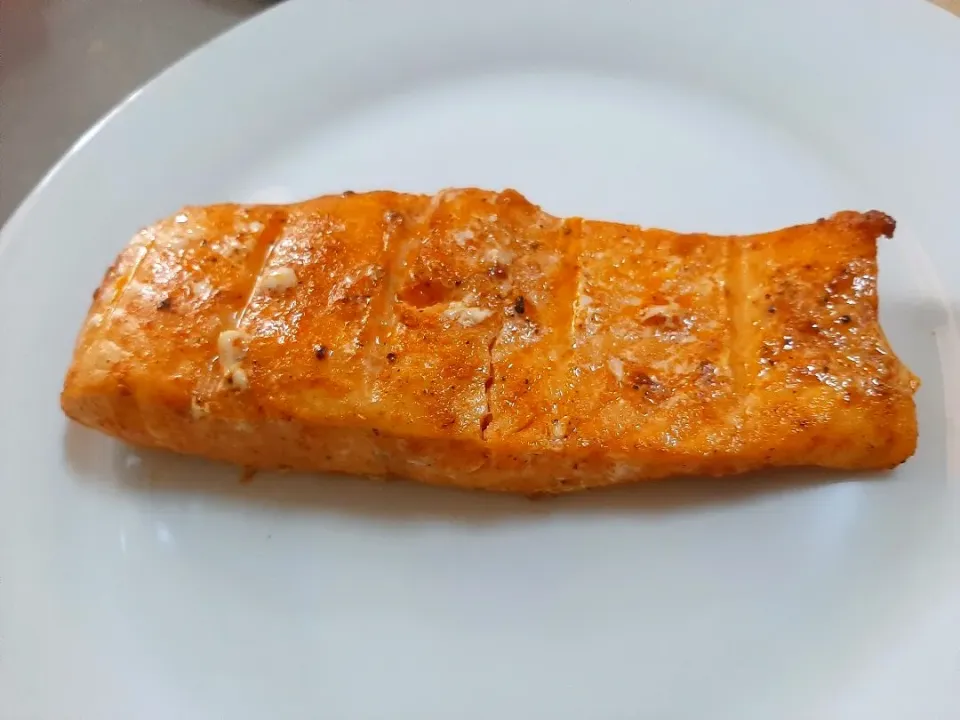 semi grilled salmon|fingerfoodsさん