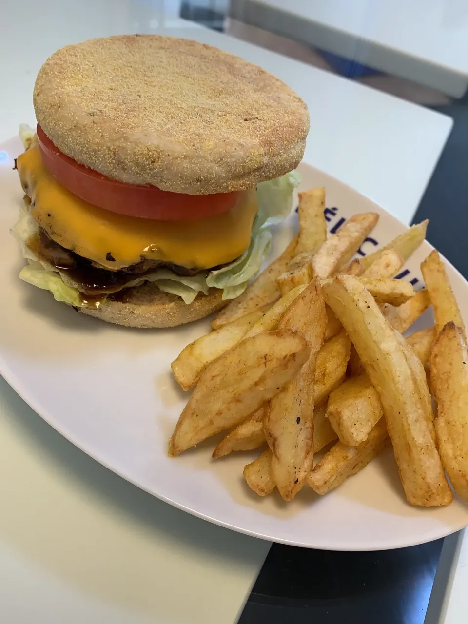 照焼きチーズバーガー(バンズはマフィン)|心に七つの傷の男さん