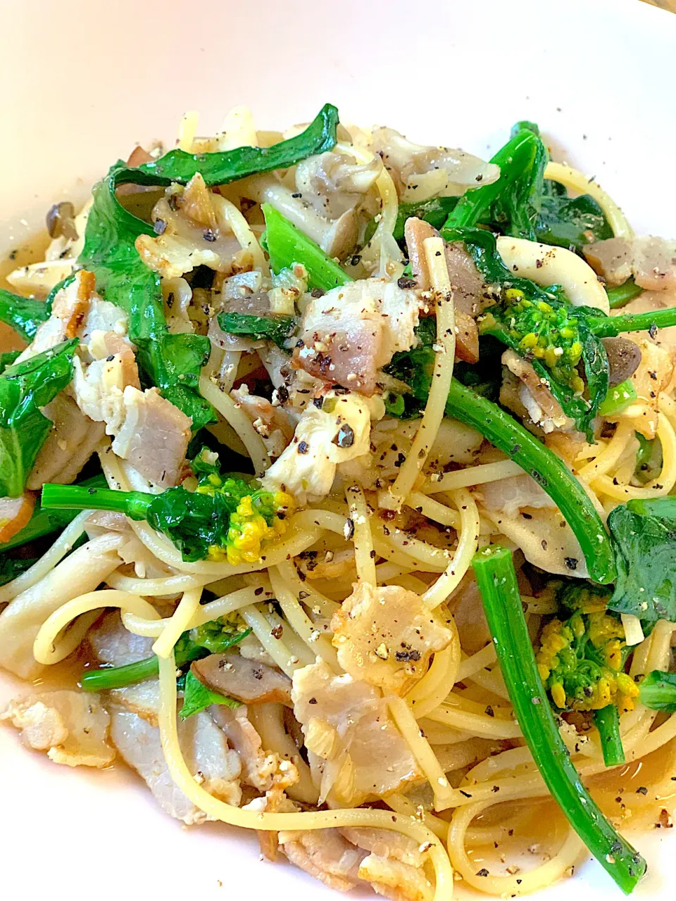 菜の花とベーコンの柚子胡椒パスタ🍝|なーまりさん