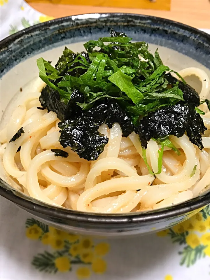 ごま油香る明太子うどん

#明太子 #うどん #ごま油 #韓国海苔 #大葉|れもんさん