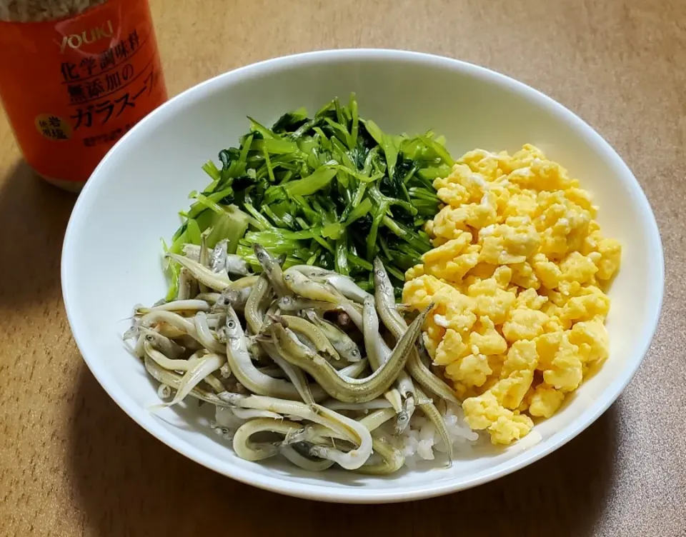 卵といかなごの新子と壬生菜の丼|ナナさん