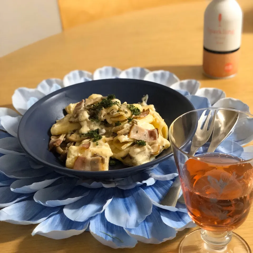 Snapdishの料理写真:3種きのこと自家製ベーコンの白トリュフ風味リガトーニ／Rigatoni à la crème de truffe et aux champignons✨🍷|angiee♡さん