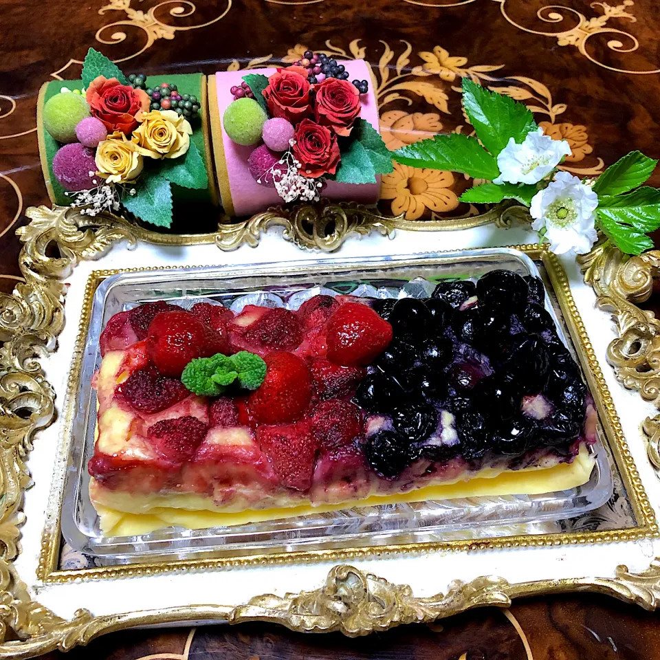 ブルーベリー🍇ストロベリー🍓ヨーグルト  チーズケーキ🌺|henryさん