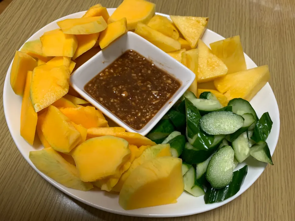 Snapdishの料理写真:Rujak|yeni kartikasariさん