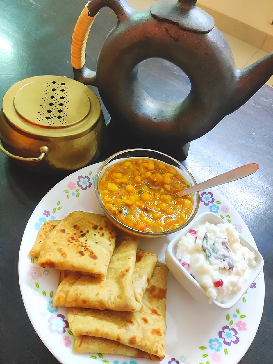 White peas with Chapathi and curd rice|lax14さん