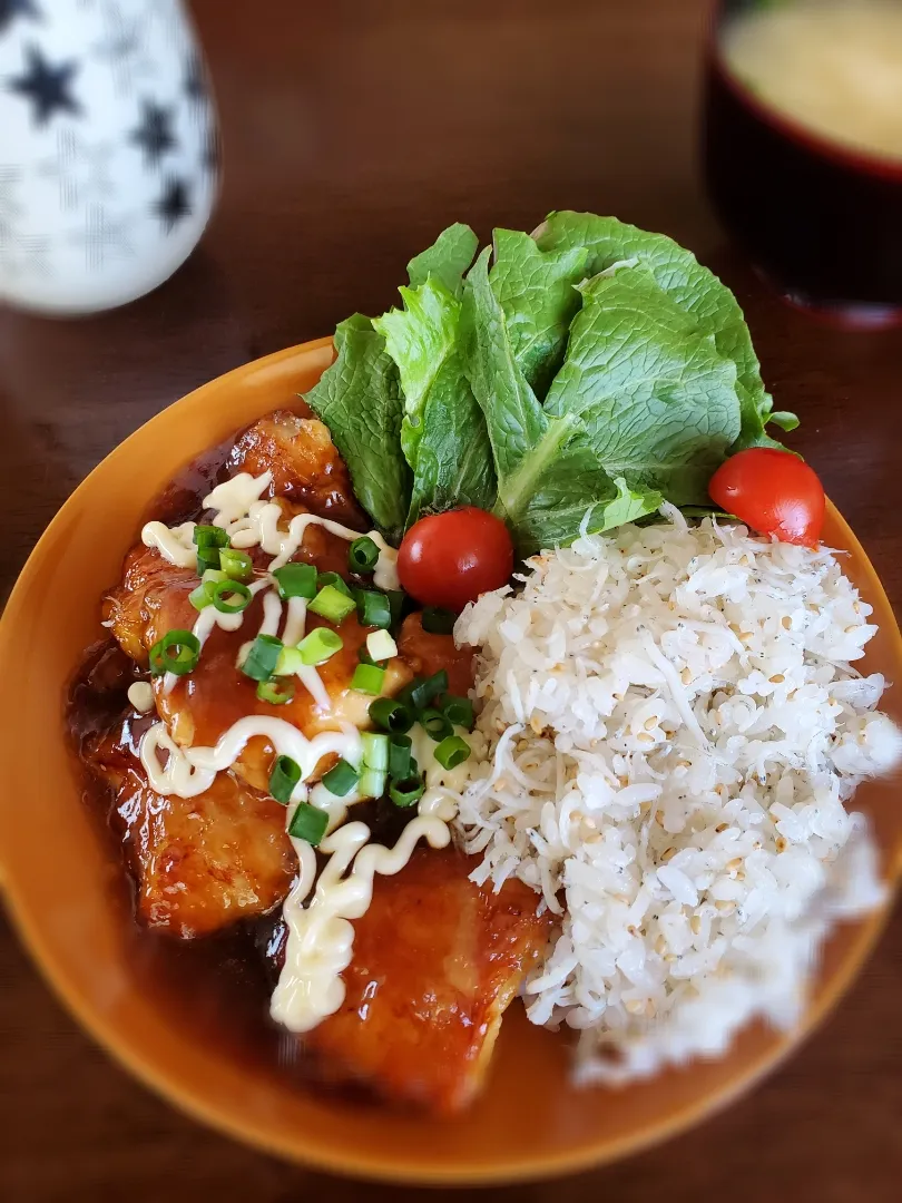 Snapdishの料理写真:お昼ゴハン☺チキン南蛮プレート✨|ナッツさん