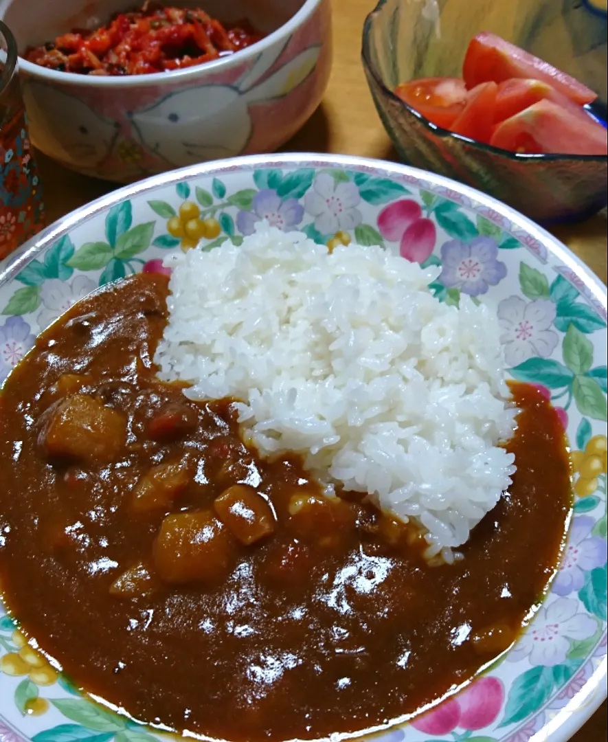 お昼はレトルトカレー🍛|しまだ ちえこさん