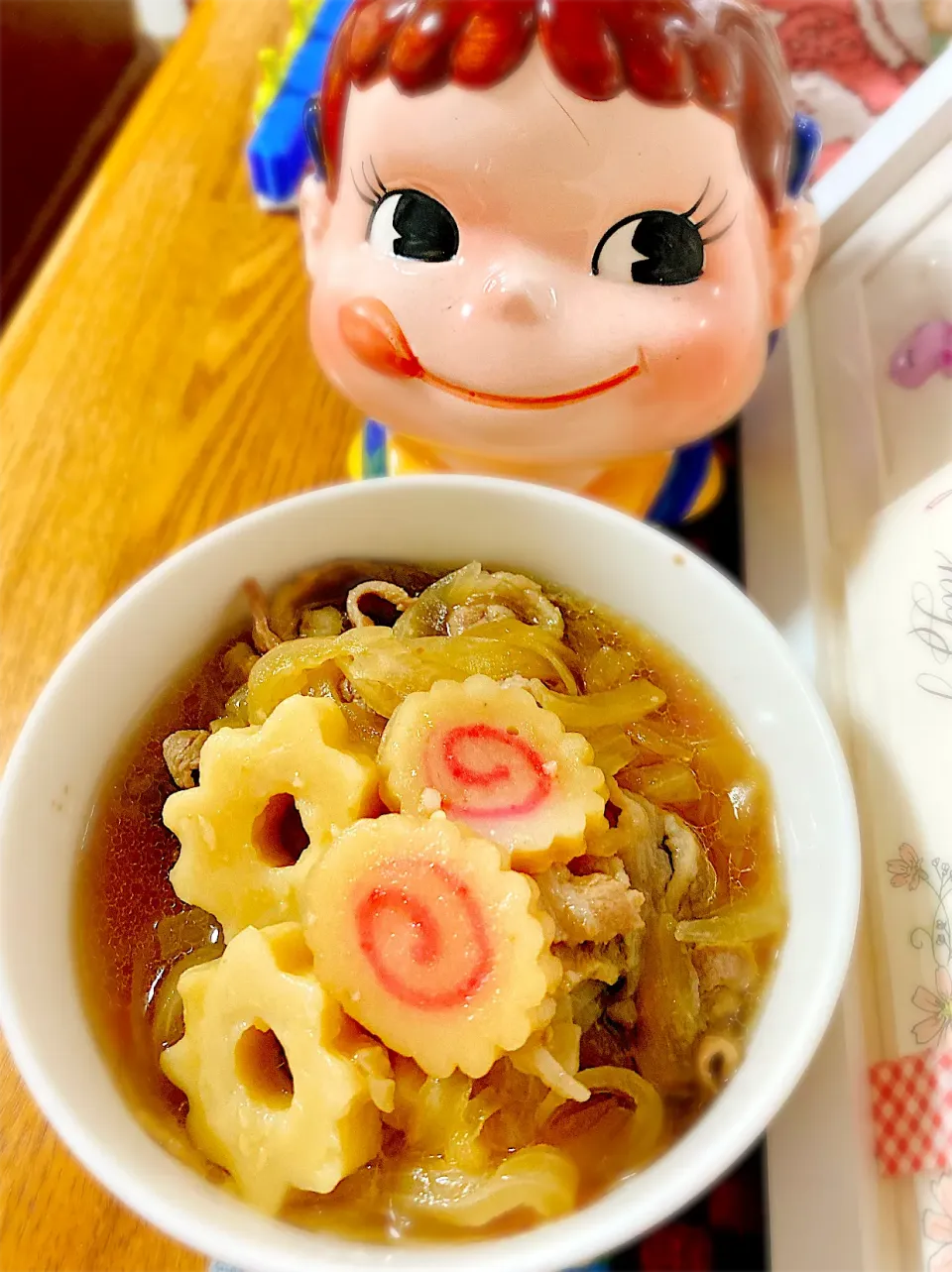 これうまつゆで♡ちくわぶ＆ナルト入りの牛丼の具。|ぽき。さん